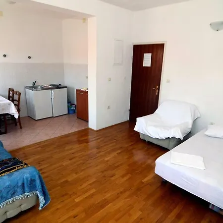 アパート 12211c マカルスカ